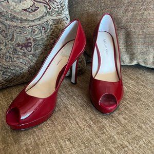 Anne Kleine Red Patent Serafina pump